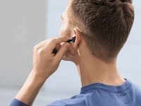 Contemporary Quad-Microphone Earbuds Image 2