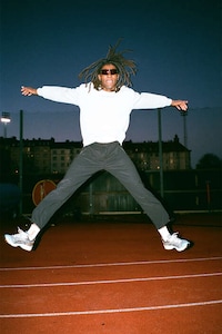 Movement-Celebrating Activewear Image 6