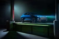 Ultra-Powerful Luxury SUVs Image 5
