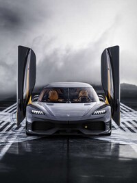 Four-Seat Hybrid Hypercars Image 4