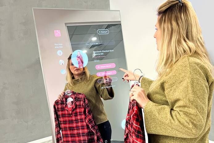 AI-Powered Retail Mirrors