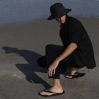 Elevated Comfort-Focused Sandals Image 3