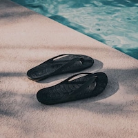 Elevated Comfort-Focused Sandals Image 4