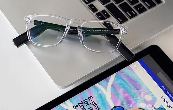 Connected UV Protection Eyewear