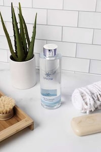 Soothing Aloe-Infused Mouthwashes Image 5