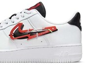 Logo-Shaped Carabiner Sneakers Image 6