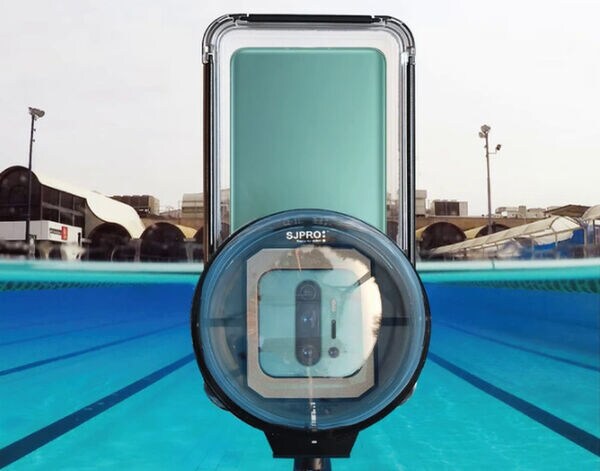 Aquatic Smartphone Photography Domes