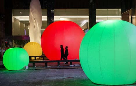 Outdoor Light-Up Globes
