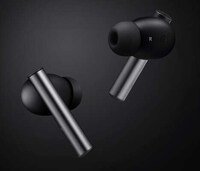 Sleek Noise-Cancelling Earphones Image 2