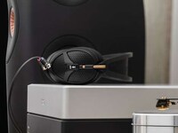 Isodynamic Hybrid Headphones Image 4
