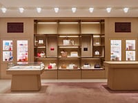 Chic Fashion Shop-In-Shops Image 6