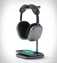 Elegant Headphone Display Stands Image 2