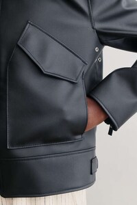 Grape-Made Vegan Leather Jackets Image 7