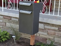 Parcel-Friendly Mailbox Designs Image 3