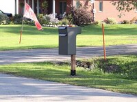 Parcel-Friendly Mailbox Designs Image 6