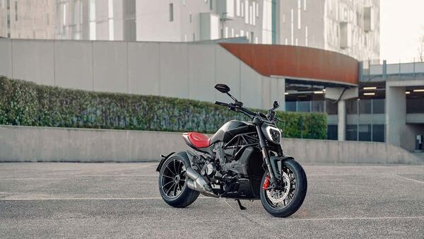 Italian Luxury-Leather Motorbike Seats