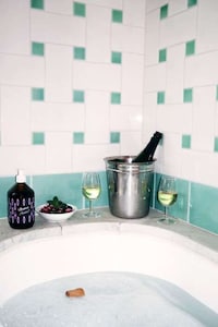 Hotel-Branded Luxury Soaps Image 5
