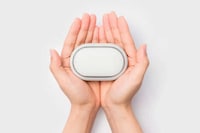 Pebble-Like Heart Health Trackers Image 5