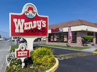 Basketball-Themed Fast Food Promotions Image 1
