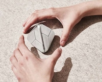 Elegant Desktop Brainteaser Toys Image 3
