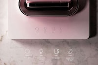 Sanitizing Smartphone Charger Docks Image 6