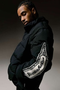 Musician-Modelled Spring Fashion Image 2