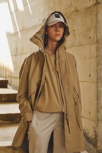 Chic Eco-Friendly Spring Fashion Image 2