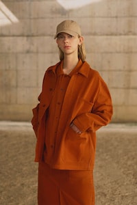 Chic Eco-Friendly Spring Fashion Image 7