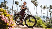 Futuristic E-Bike Concepts Image 2
