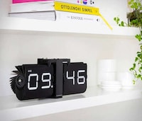 Barebones Retro-Inspired Clocks Image 5