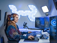 Floating Workstation Microphone Holders Image 1