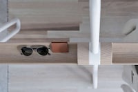 Tripod-Like Garment Racks Image 2
