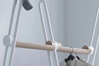 Tripod-Like Garment Racks Image 3