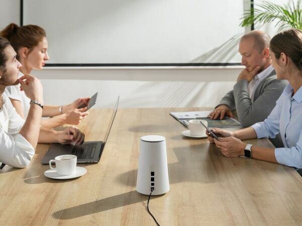 High-Capacity 5G Router Systems Image 2