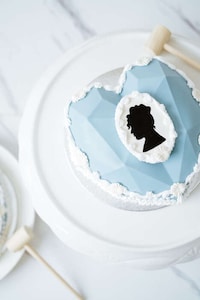 TV-Inspired Dessert Deliveries Image 4