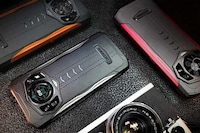 Rugged Dual Screen Smartphones Image 3