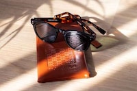 Cannabis-Branded Sunglasses Image 8