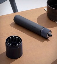 Sleek Cordless Screwdrivers Image 5