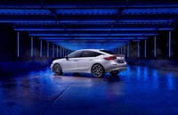 Efficient Dual-Motor Hybrid Cars Image 1