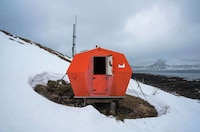 Four-Season Inflatable Tents Image 8