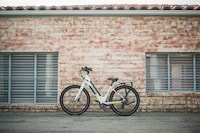Versatile Urban E-Bikes