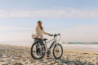 Versatile Urban E-Bikes Image 2