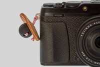 Convenient Camera Keychain Grips Image 8