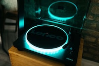 Light Animated Turntables Image 2