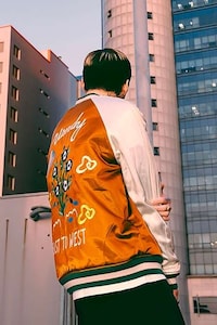 Burger-Themed Korean Streetwear Image 2