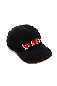 Burger-Themed Korean Streetwear Image 8
