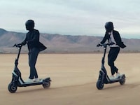 Hyper-Speed Commuter Scooters Image 1