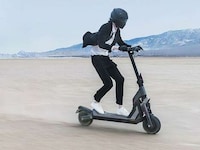 Hyper-Speed Commuter Scooters Image 2
