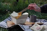 Seaweed-Based Takeout Boxes