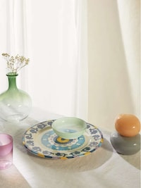 Luxurious Patterned Ceramic Plates Image 1